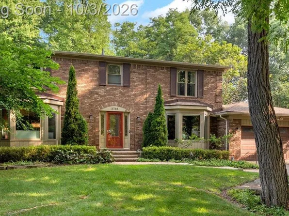 2768 Homewood Dr, Troy, MI 48098