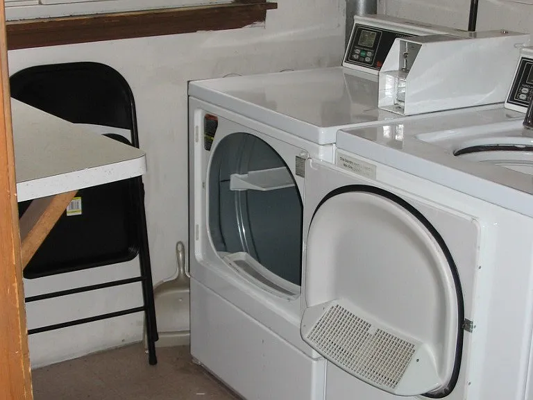 Tudor Lane Apartments — Photo 5