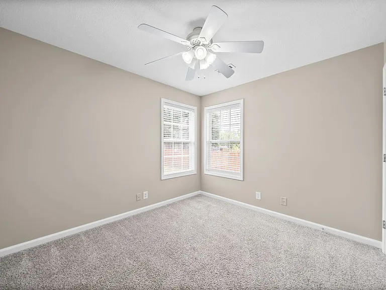 3932 Gaine Dr — Photo 21