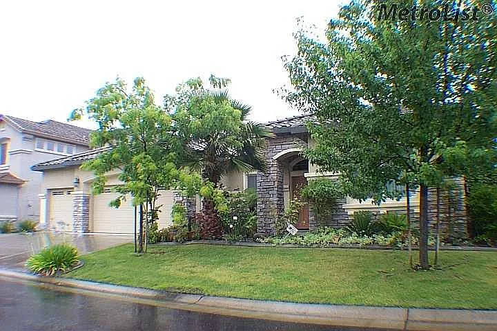 441 Hawkcrest Cir photo 1