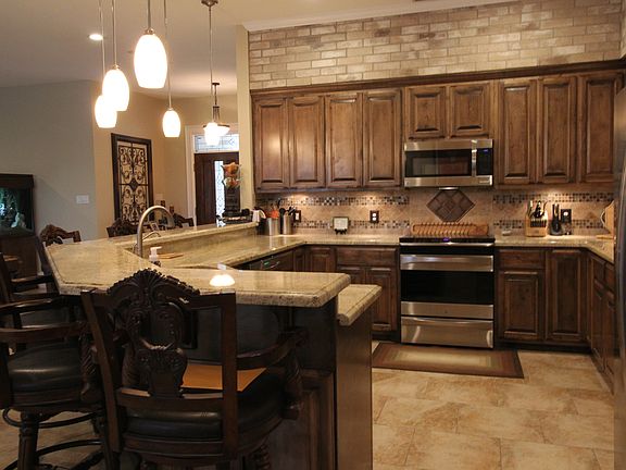 5th image of 208 Palm Valley Dr E
