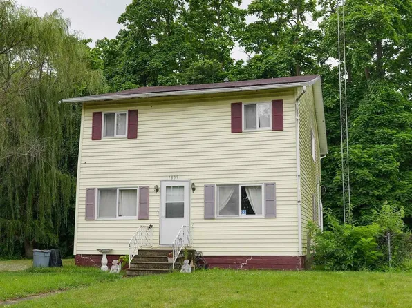 1809 Racine Ave, Burlington, IA 52601