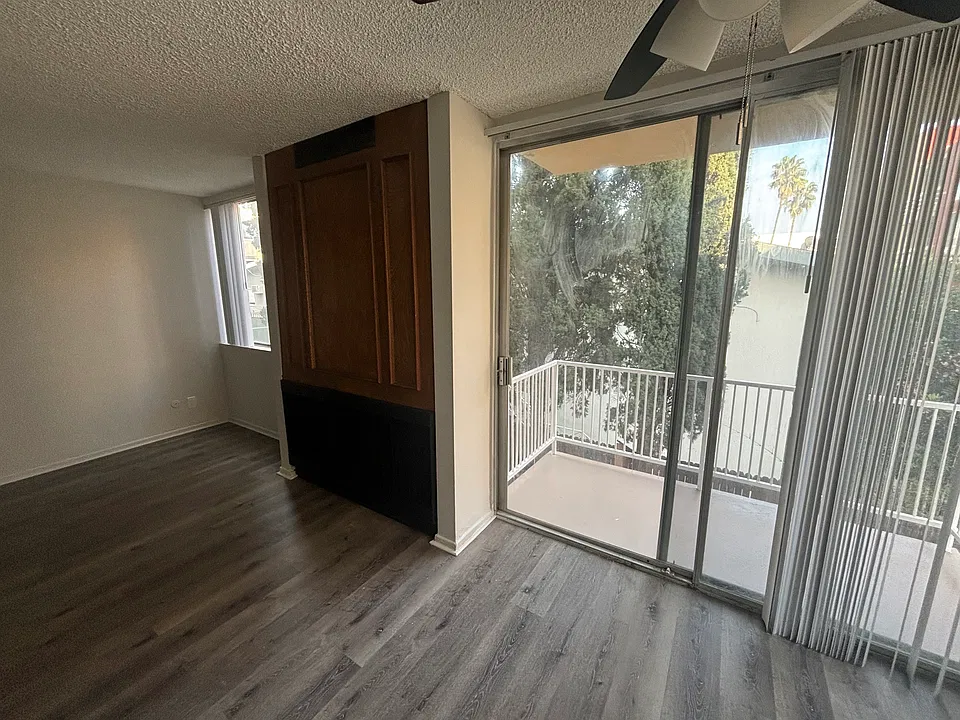 Poinsettia Apartments