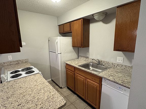3rd image of 203 S Baggett St Unit 2