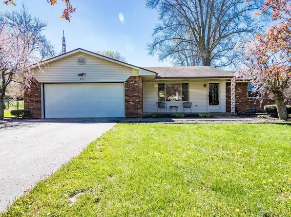 801 E Tulip Ln, Connersville, IN 47331