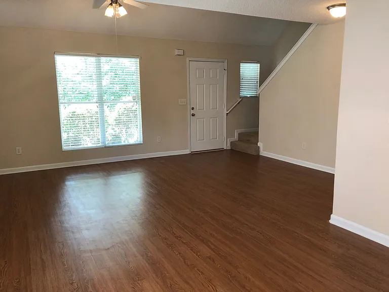 111 Katydid Dr — Photo 3