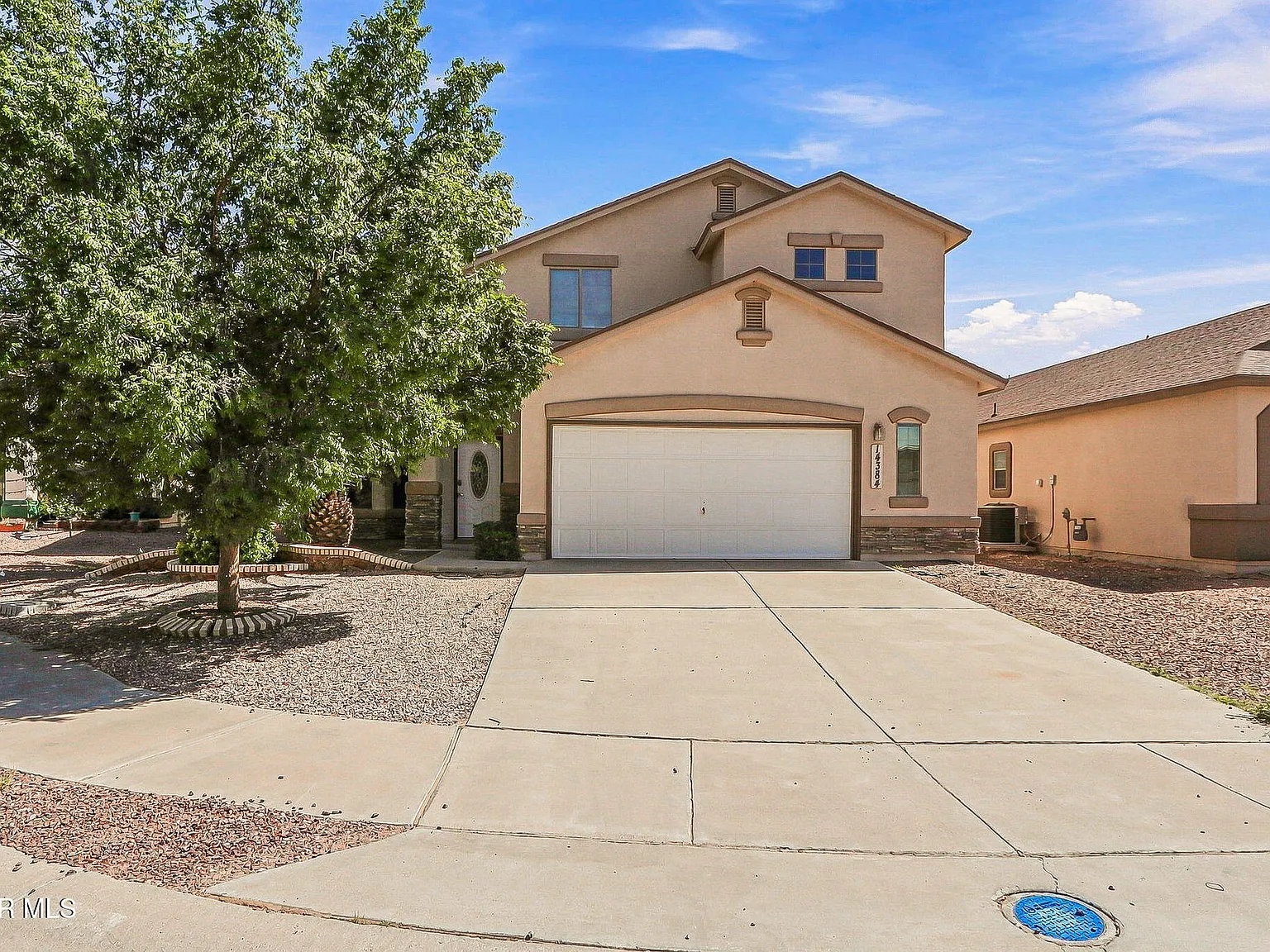 4 bed, 2.5 bath, 2793 sqft, $2,100 — Photo 1