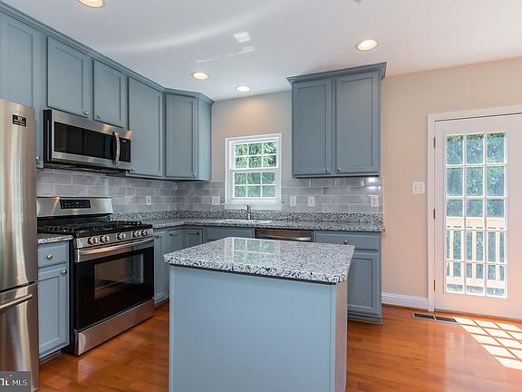 2nd image of 18601 Village Fountain Dr