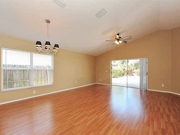 4th image of 7608 Clovelly Park Pl