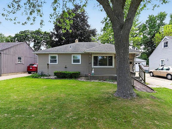 2nd image of 2404 Paradise Blvd