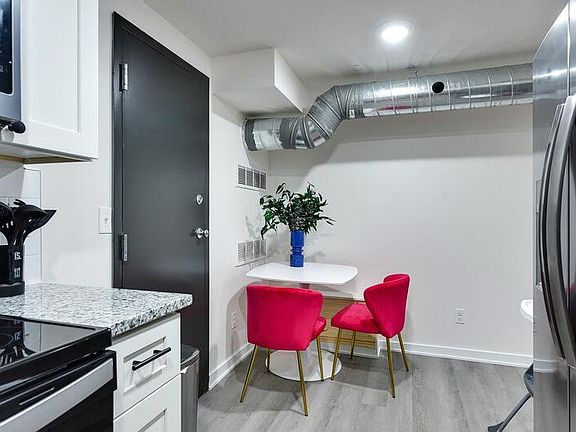 4th image of 116 N 32nd Ave APT 3