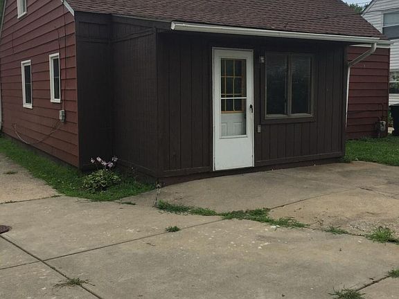 5th image of 26890 Shirley Ave
