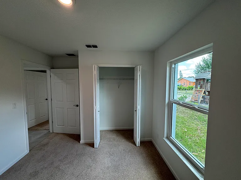 532 SW Buswell Ave — Photo 26