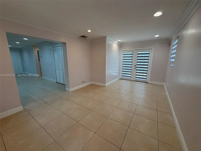 3011 N 74th Ave — Photo 11