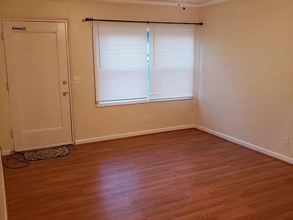4th image of 17 Byron Ct #B