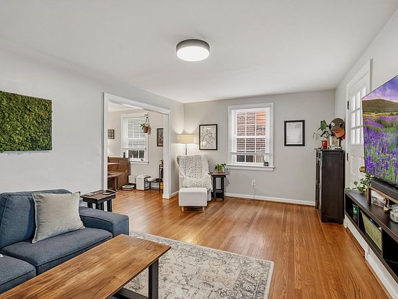 3rd image of 2235 Joyce Ave