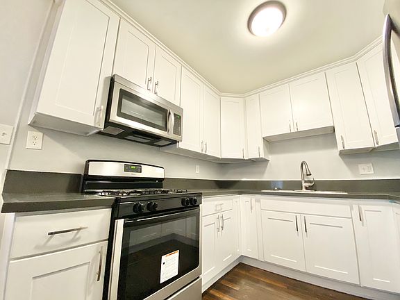 3rd image of 1256 Tamarind Ave #13