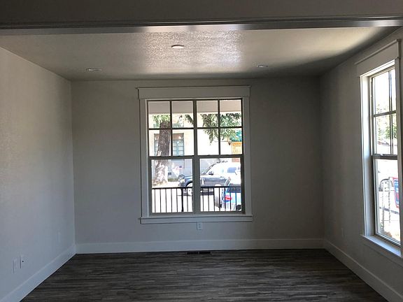 2nd image of 440 College St APT B