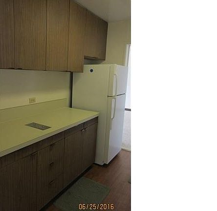 3rd image of 920 Ward Ave APT 15H