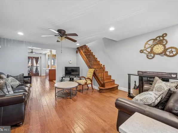 8627 Gilbert St, Philadelphia, PA 19150