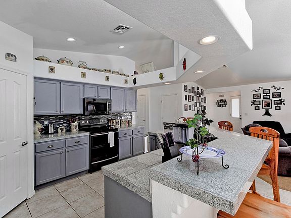 4th image of 3312 Saddleback Dr