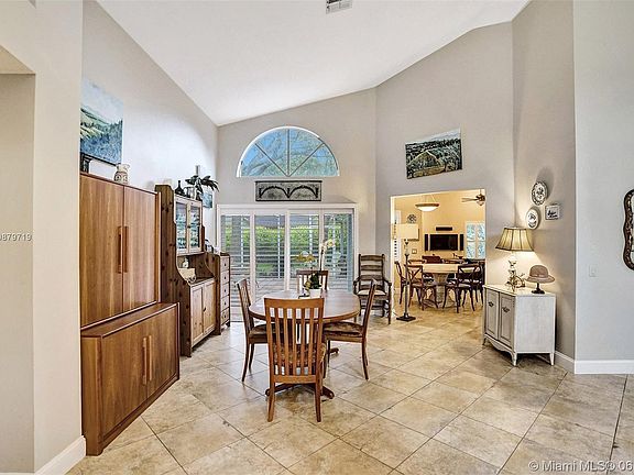 5th image of 9941 N Abiaca Cir
