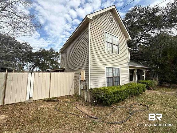 2nd image of 21146 Brook Ln