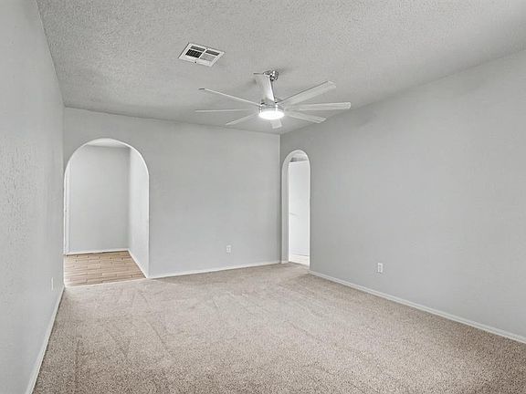 5th image of 700 Lloyd Ave