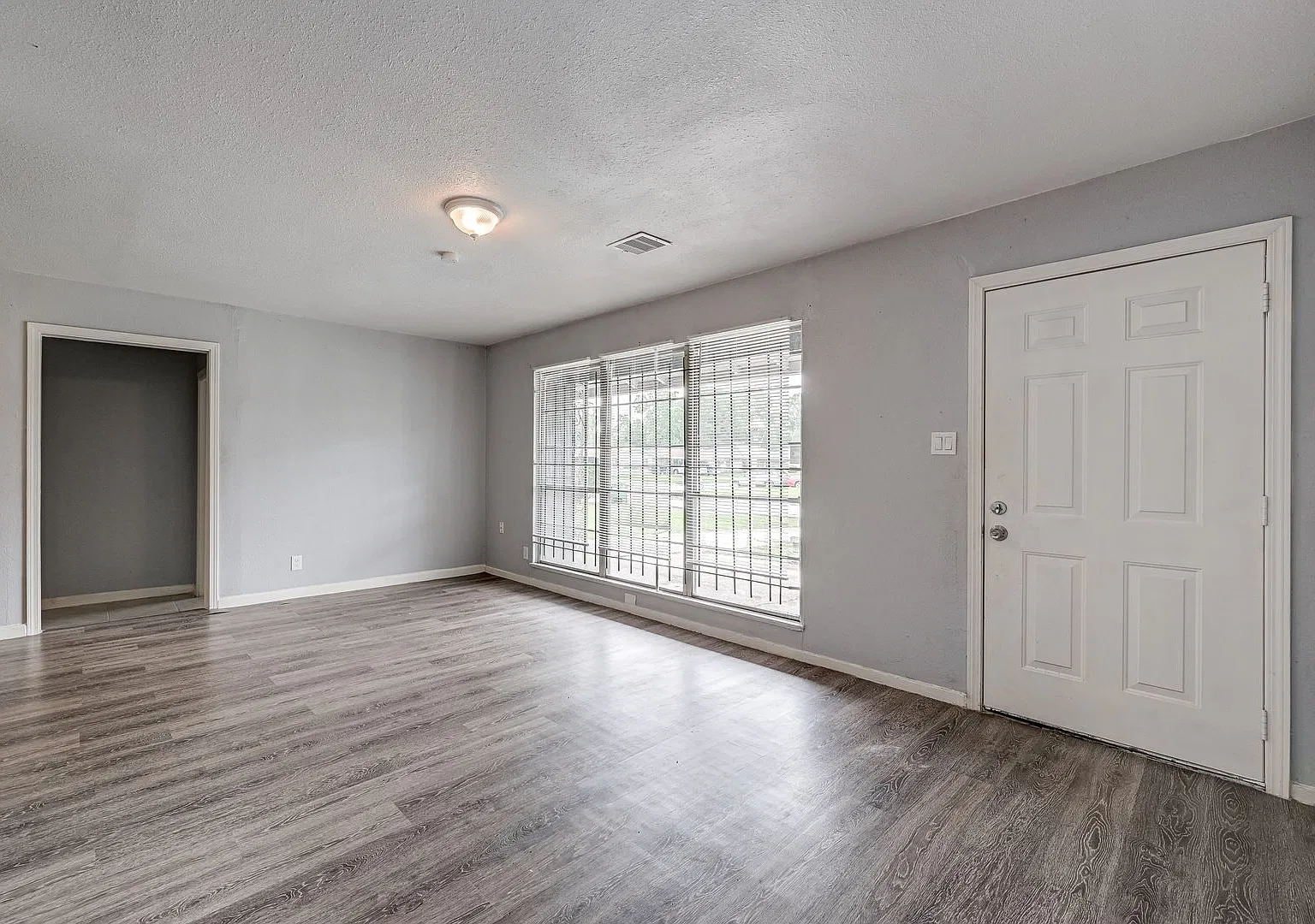 Beautiful and Spacious 4-Bedroom Home for Rent in Houston, TX! — Photo 2