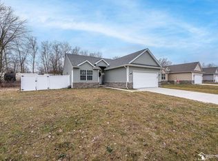 886 Sarah Ln, Milan, MI 48160