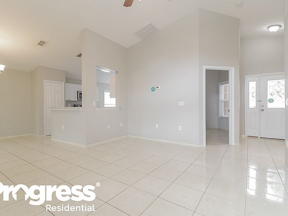 3rd image of 2531 Hickory Oak Blvd