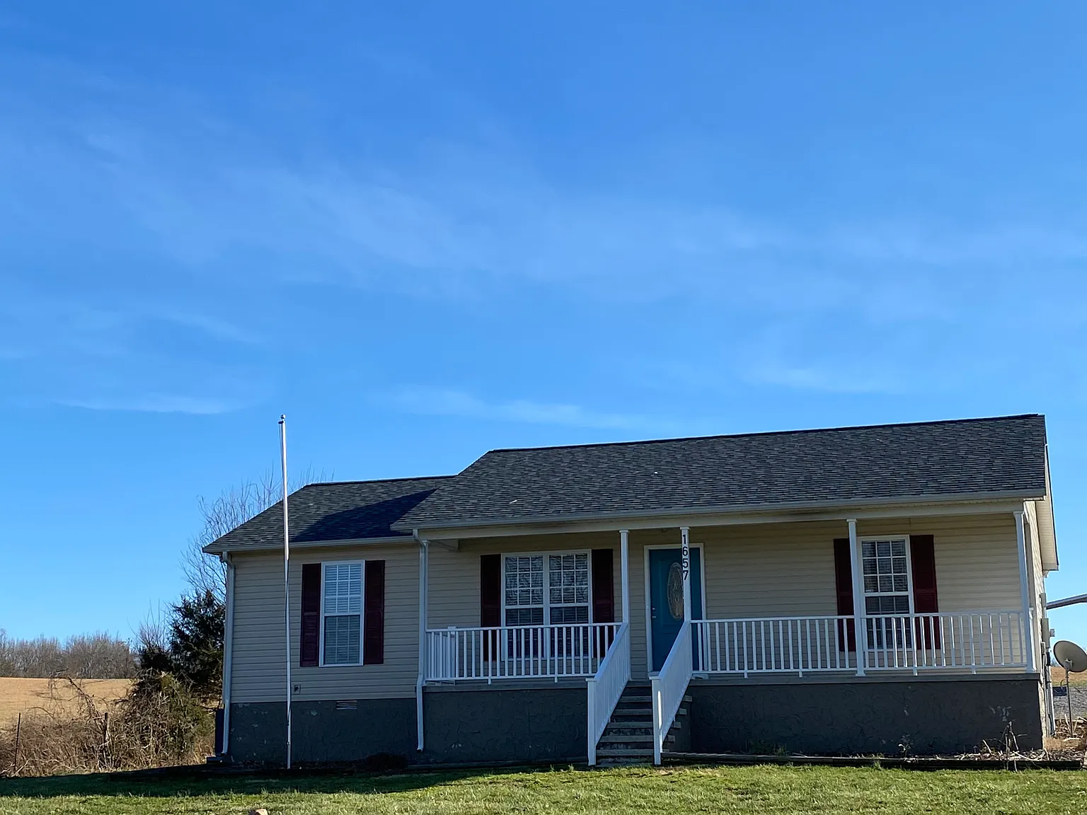 3 bed, 1196 sqft, $1,500 — Photo 1