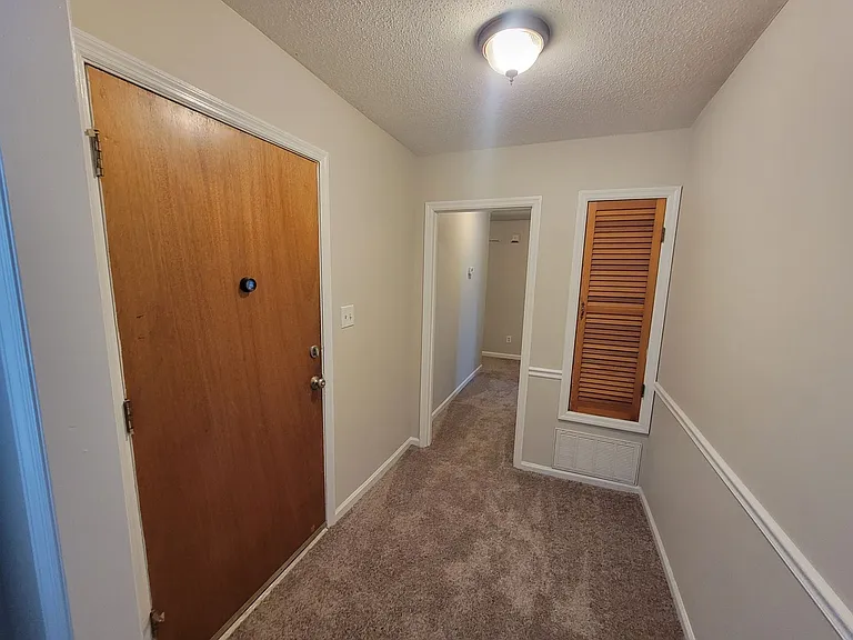 4460 Whisperwood Dr — Photo 2