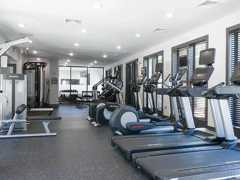 24/7 Fitness Center