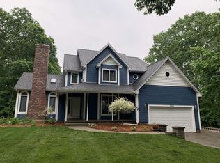 19 Lyman Barnes Rd, Brimfield, MA 01010