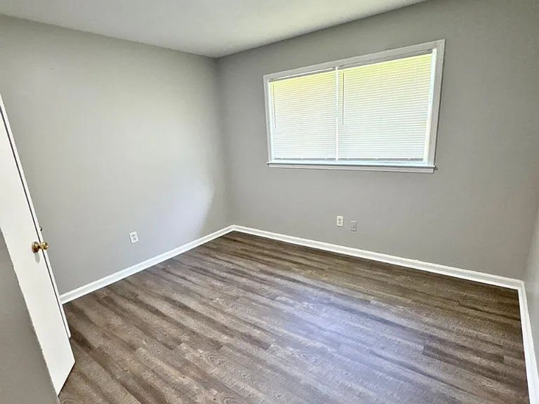 447 Delta Rd — Photo 12