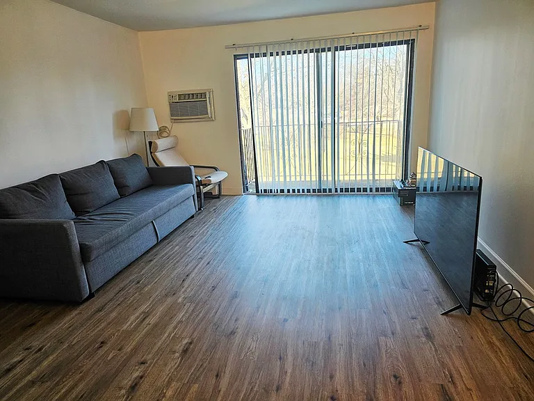 865 Westmoreland Dr #24 — Photo 4