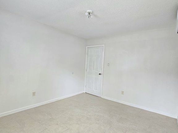 bedroom 10x11
