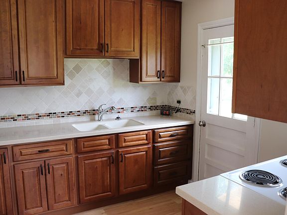 2nd image of 6028 Green Hill Ln