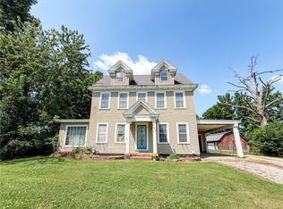 911 Cherry Point St, Paris, IL 61944