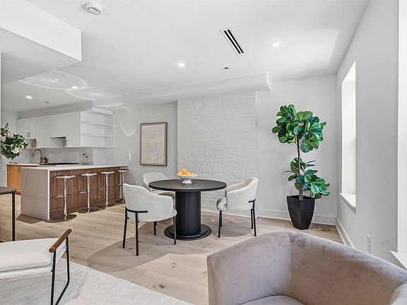 2nd image of 225 MONTGOMERY ST #2