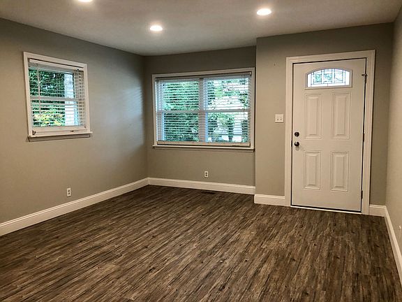 3rd image of 108 Oak Trl APT 3