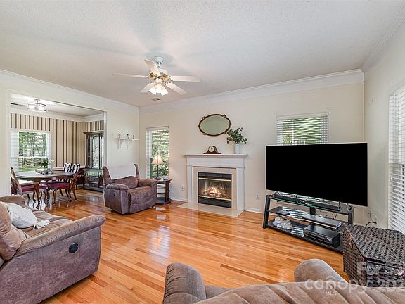 4th image of 13602 Red Wine Ct