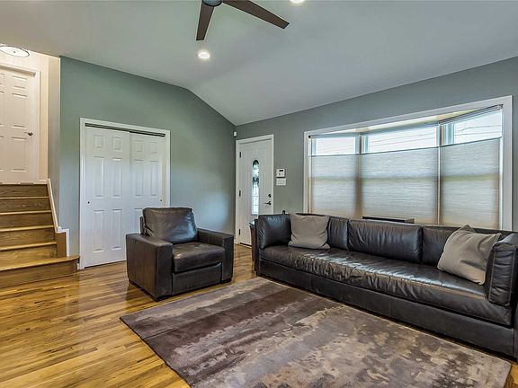 2nd image of 505 Rockne Ave