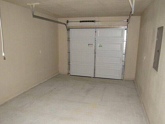 4th image of 4506 Cambridge Dr #A