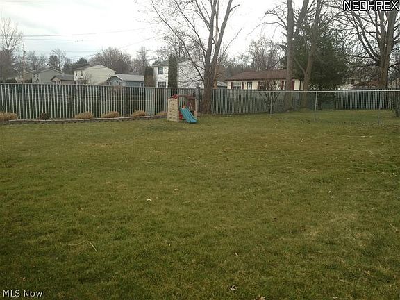 3rd image of 3736 Argonne St