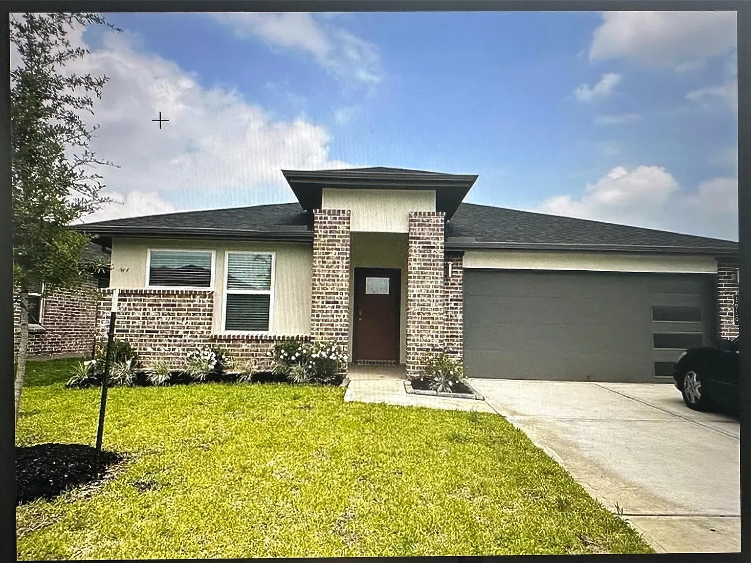 4 bed, 2.0 bath, 2056 sqft, $2,350 — Photo 1