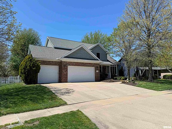 3rd image of 3082 Whitehaven Cir