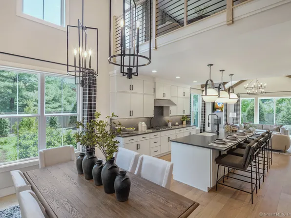 6 Heritage Lane #54, Woodbridge, CT 06525