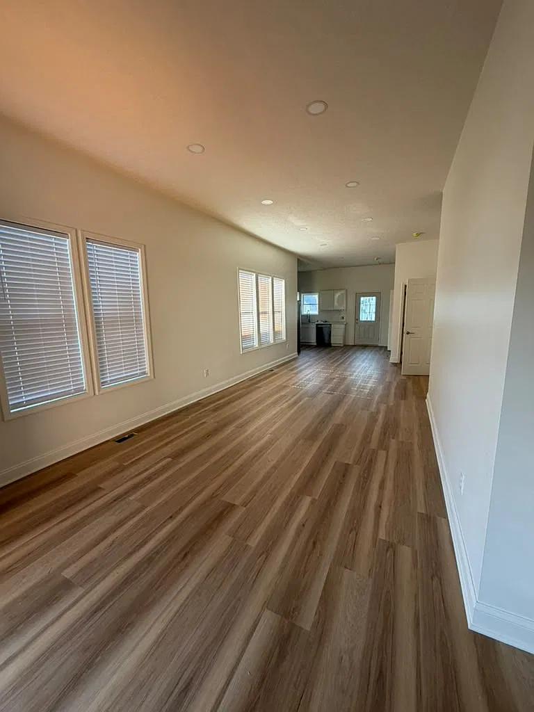 3 bed, 1350 sqft, $2,100 — Photo 4